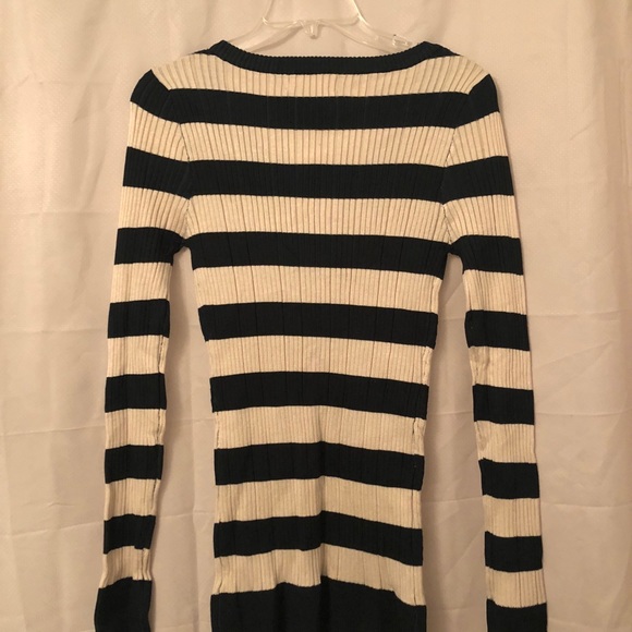 Forest Green and Off-White Striped Sweater - Picture 2 of 2